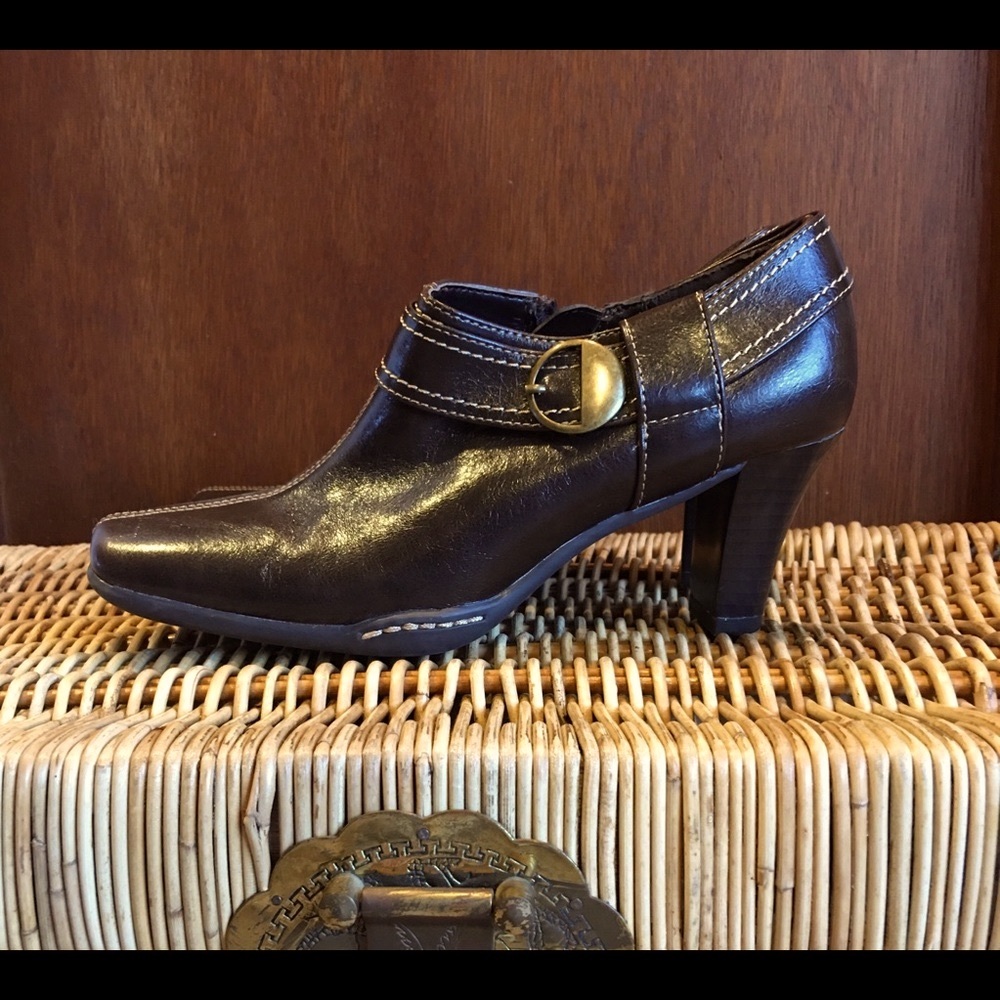 👠 Aerosoles brown leather heels - size 6 ❤️